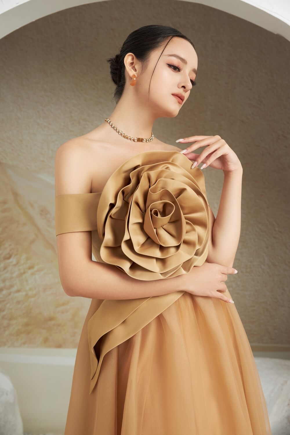 Blunt Off-Shoulder Dress 