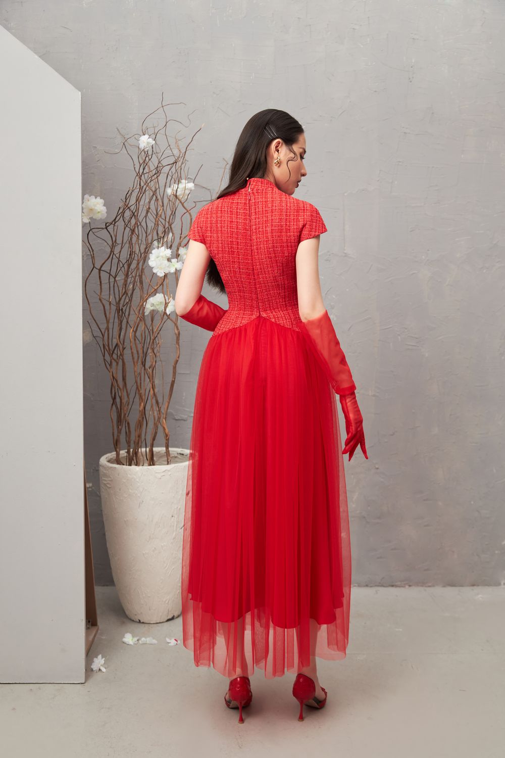 Nomi V-Neck Midi Dress 