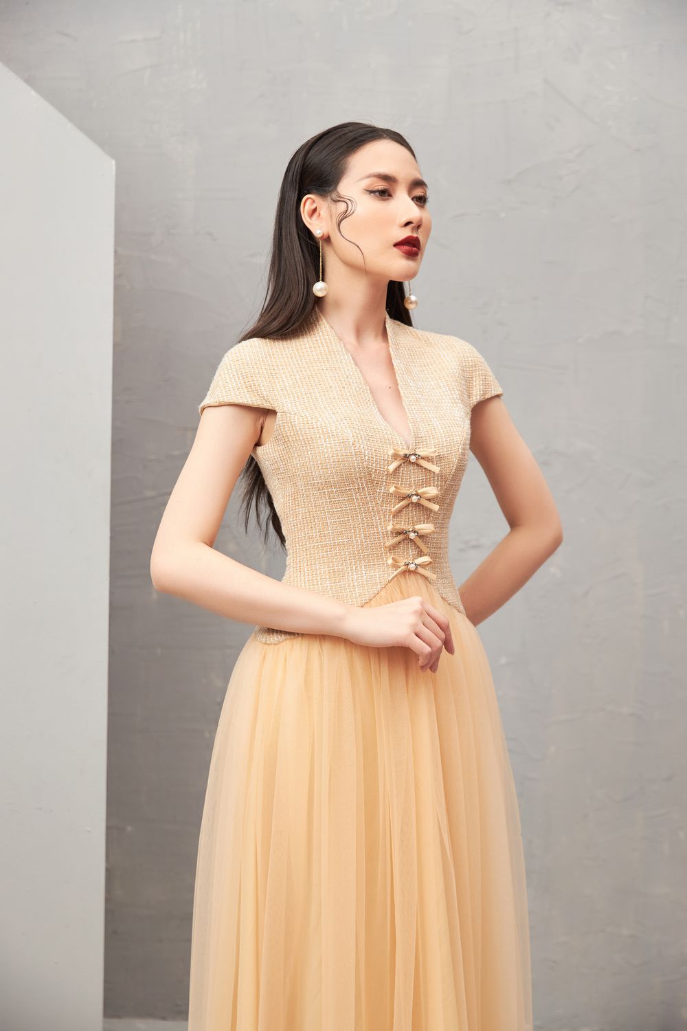 Nomi V-Neck Midi Dress 