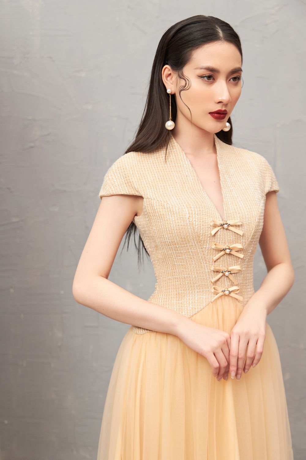 Nomi V-Neck Midi Dress 
