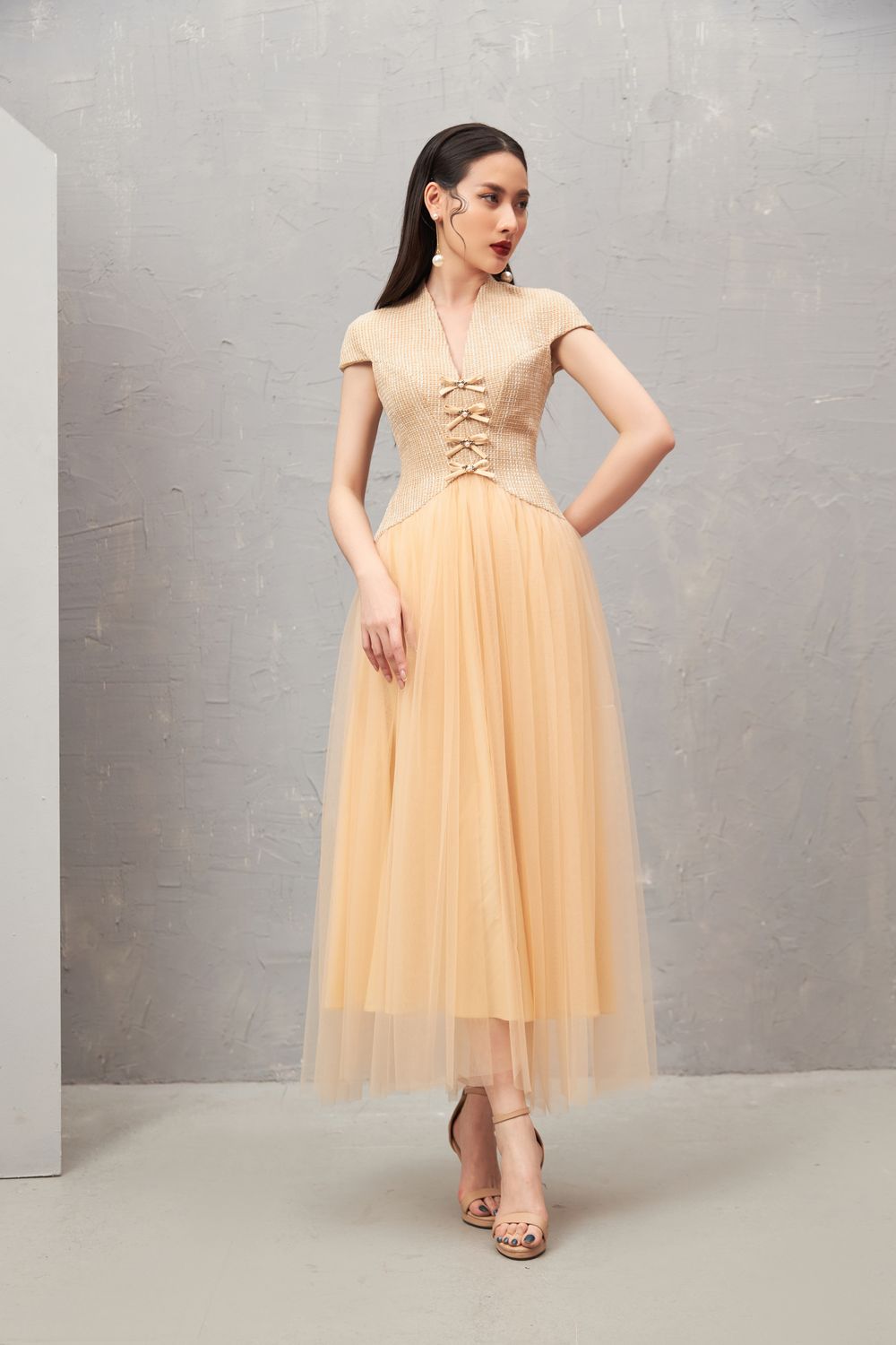Nomi V-Neck Midi Dress 