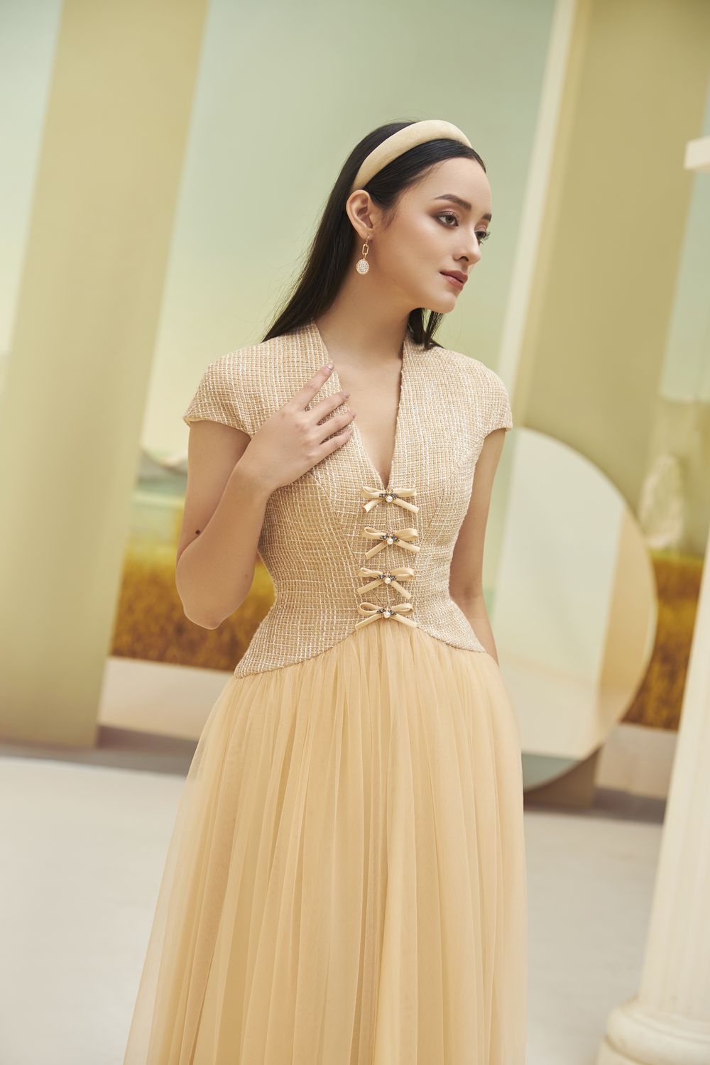 Nomi V-Neck Midi Dress 